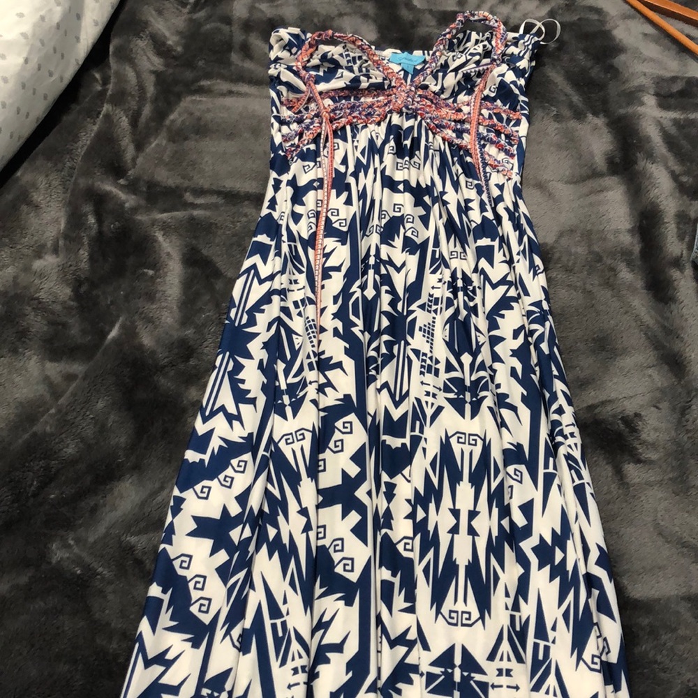 Beautiful maxi dress!!! Great quality material.
